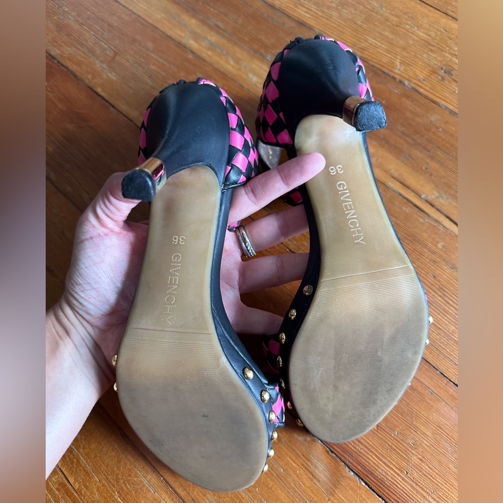 New BEAUTIFUL Givenchy Stylish Pink and Black Women's Heels - Picture 15 of 15